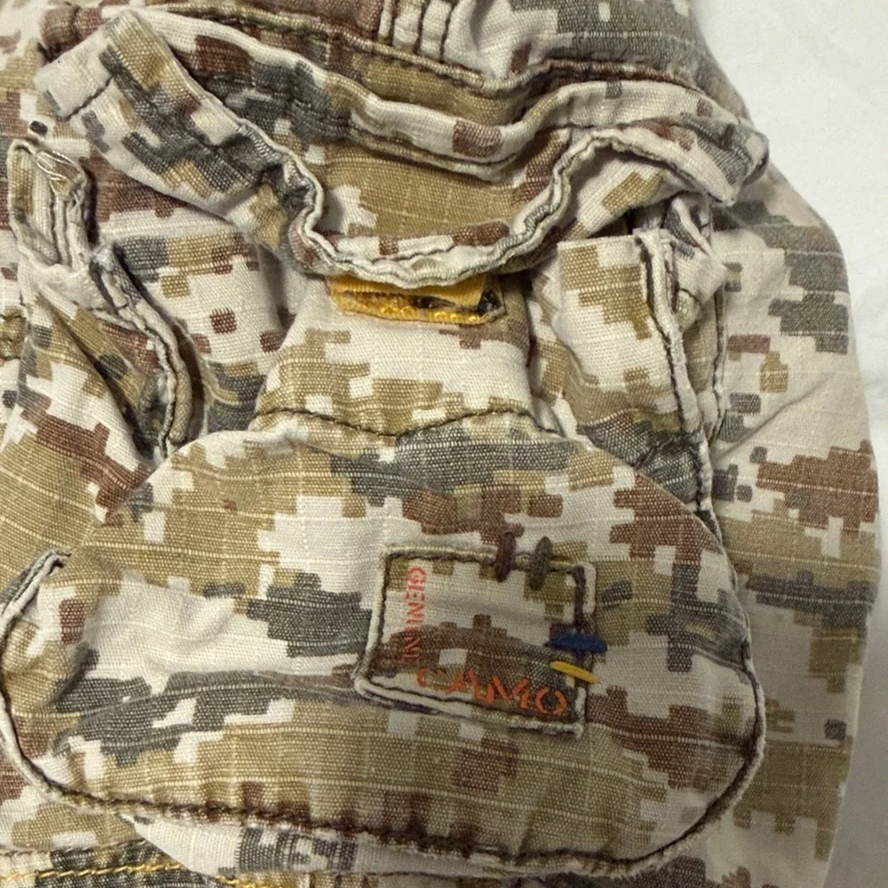Puma Black Tee with Camo Cargo Shorts size 24months - Picture 4 of 8
